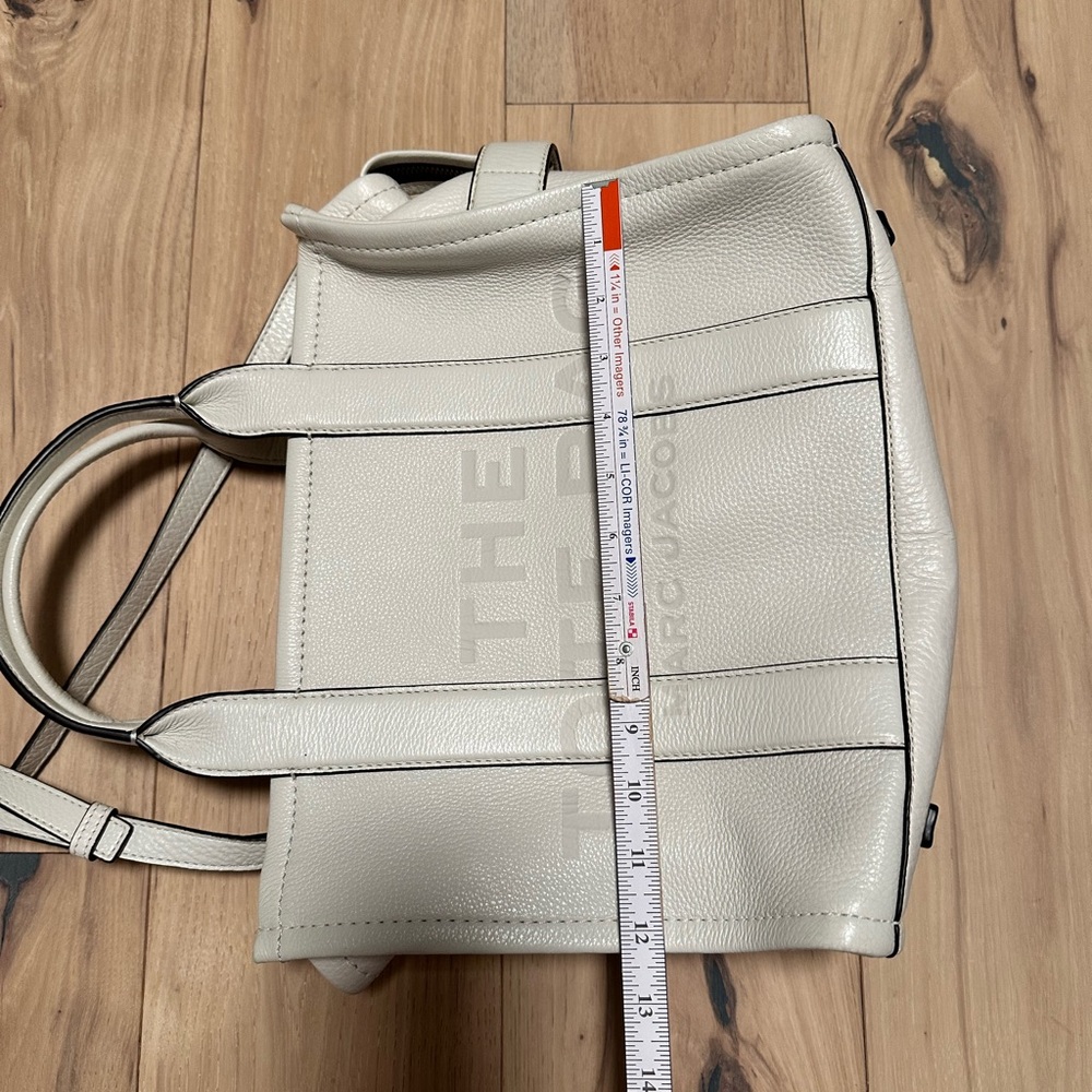 Marc Jacobs | The Tote Bag | White | Leather | Medium Bag | EUC - Picture 15 of 16
